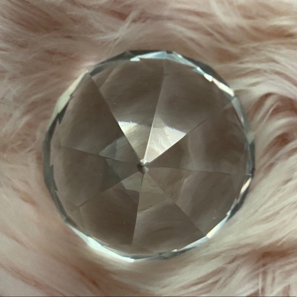 Large Diamond Crystal Paperweight GLAM Office Decor 🌈 - Picture 5 of 6